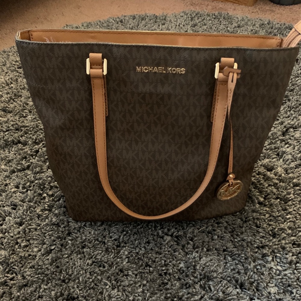 Micheal Kors Purse